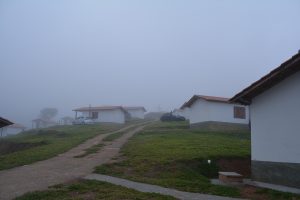 Chalés Alterativa com neblina